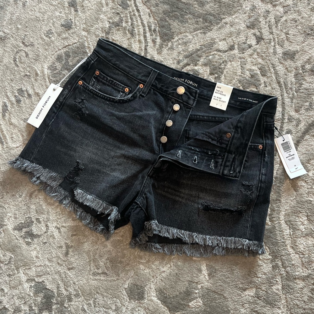 ✨NWT ✨ Denim Forum | The Ex Boyfriend Hi-Rise Jean Short | 26 | Black